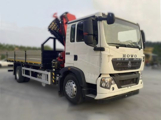 5.1.1.04автомобиль бортовой с кму на шассиhowo t5g 4×2 zz5167jsqm561ge1