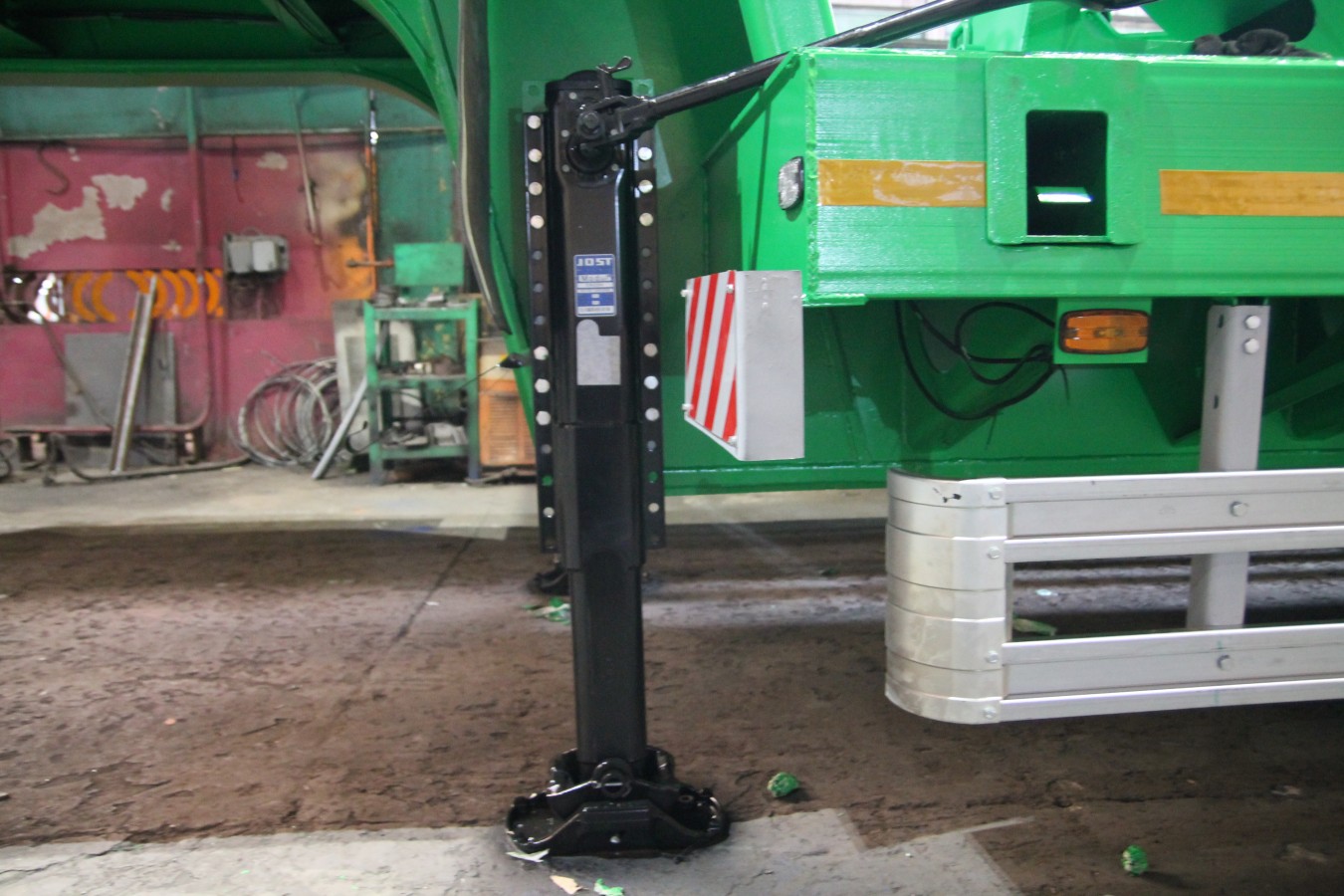 Полуприцеп-тяжеловоз чмзап 99903 по спецификации 065 кп