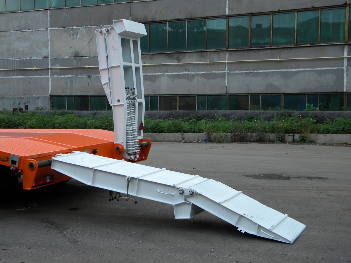 Низкорамный полуприцеп-тяжеловоз чмзап 938530 по спецификации 040