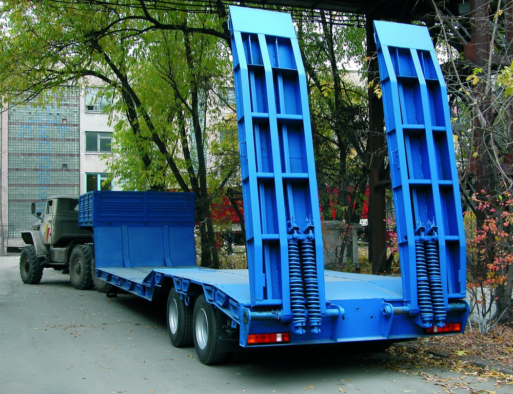 Низкорамный полуприцеп-тяжеловоз чмзап 93853 по спецификации 037 нрк