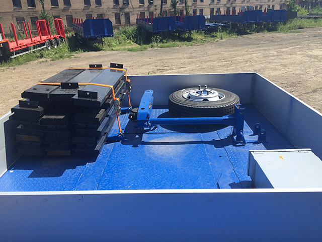 Низкорамный полуприцеп-тяжеловоз чмзап 93853 по спецификации 037 укв4 пп4