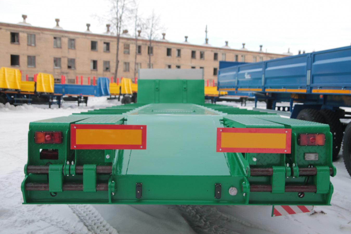 Низкорамный полуприцеп-тяжеловоз чмзап 99064 по спецификации 042 ут пп4