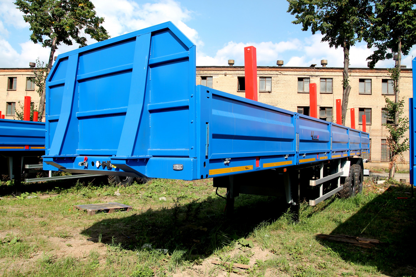 Полуприцеп бортовой чмзап 93853 по спецификации 038 бак01