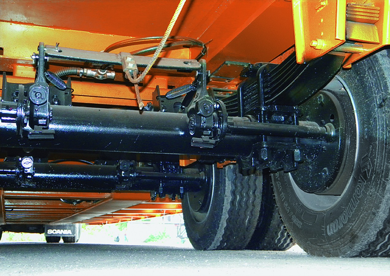 Низкорамный полуприцеп-тяжеловоз чмзап 938530 по спецификации 040