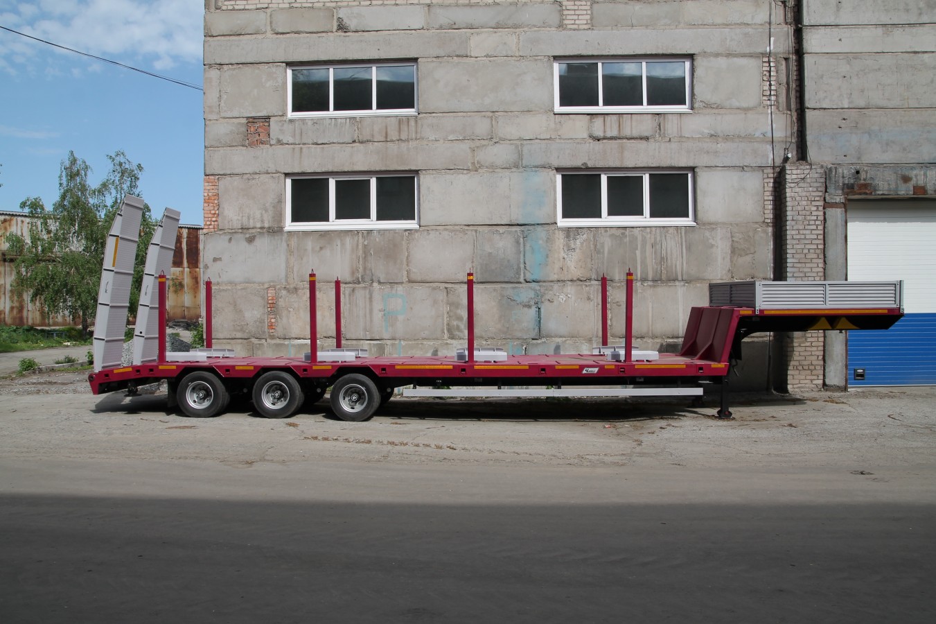 Низкорамный полуприцеп-тяжеловоз чмзап 99064 по спецификации 042-02 рп