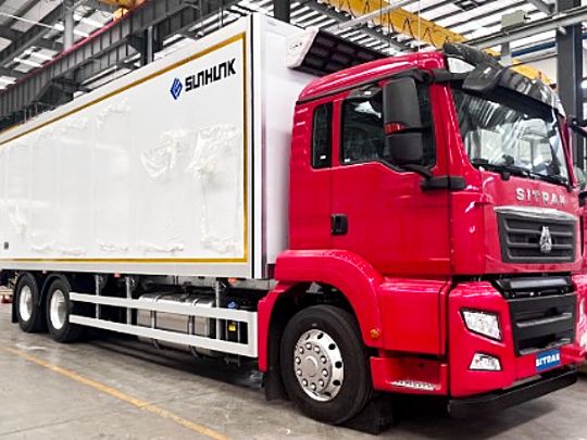 5.2.2.01фургон рефрижераторsitrak c7h 6×2-2 zz1256v553he1