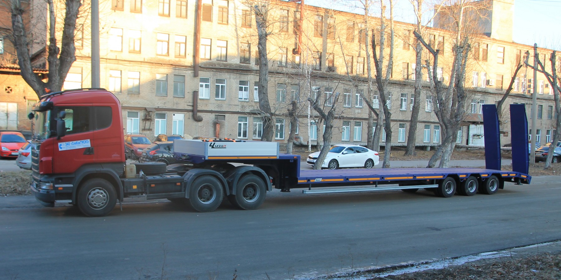 Низкорамный полуприцеп-тяжеловоз чмзап 99064 по спецификации 042-02 ву1