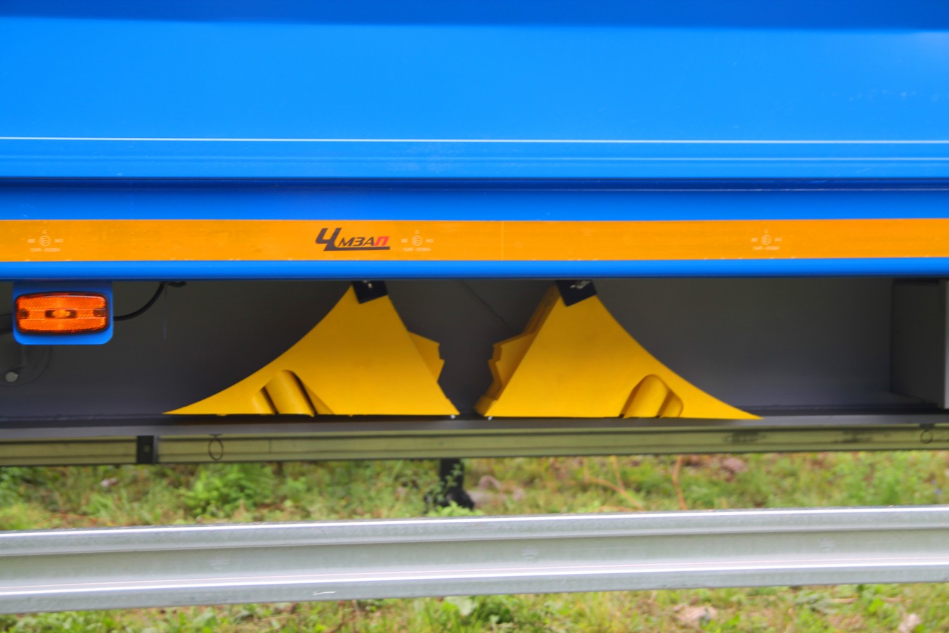 Полуприцеп-тяжеловоз чмзап 99064 по спецификации 031 п37