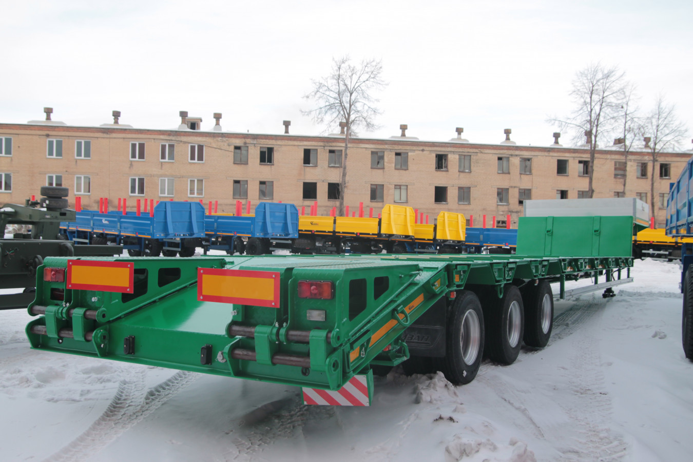 Низкорамный полуприцеп-тяжеловоз чмзап 99064 по спецификации 042 ут пп4