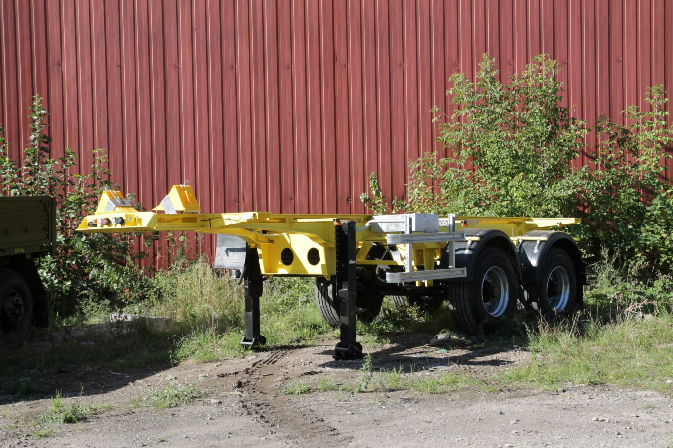 Полуприцеп-контейнеровоз чмзап 99874 по спецификации 025