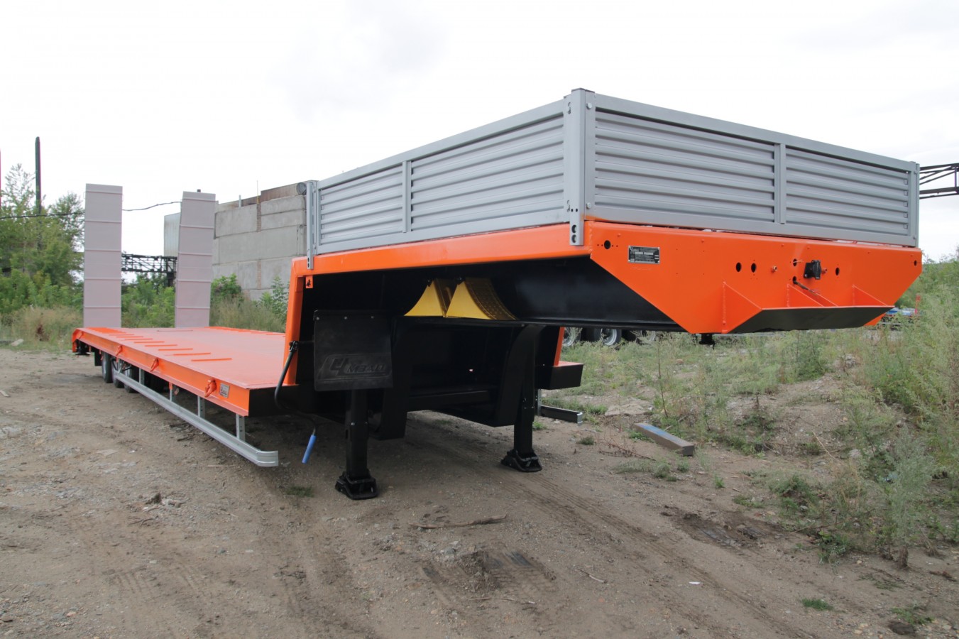 Низкорамный полуприцеп-тяжеловоз чмзап 99064 по спецификации 046 му