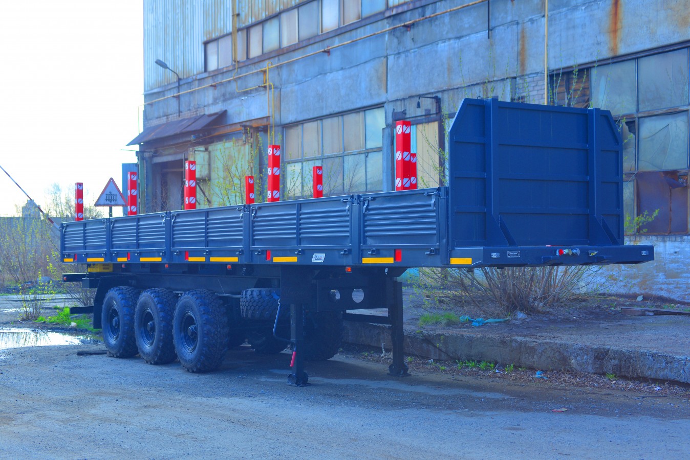 Полуприцеп бортовой чмзап 99065 по спецификации 038 б2