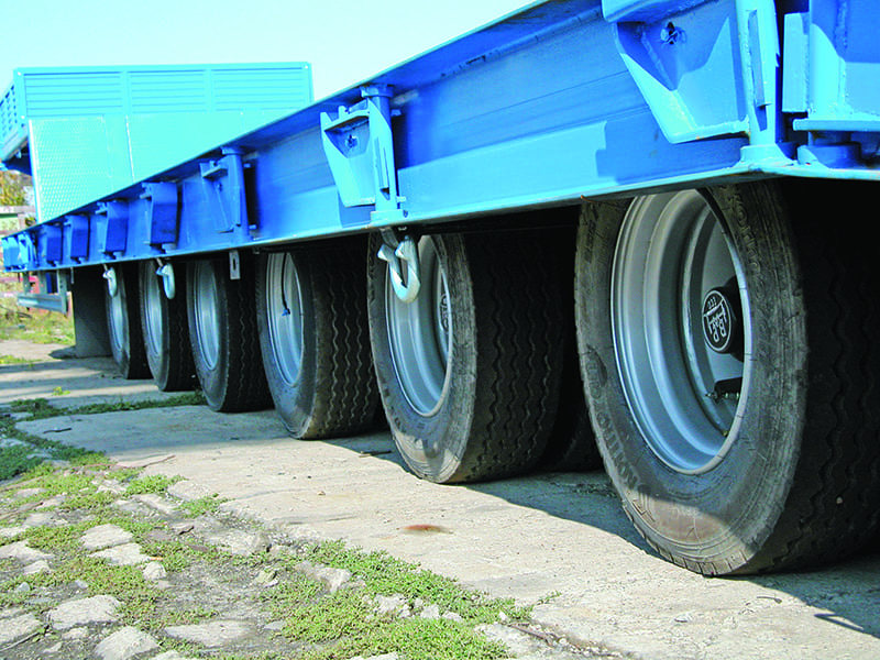 Низкорамный полуприцеп-тяжеловоз чмзап 99902 по спецификации 012