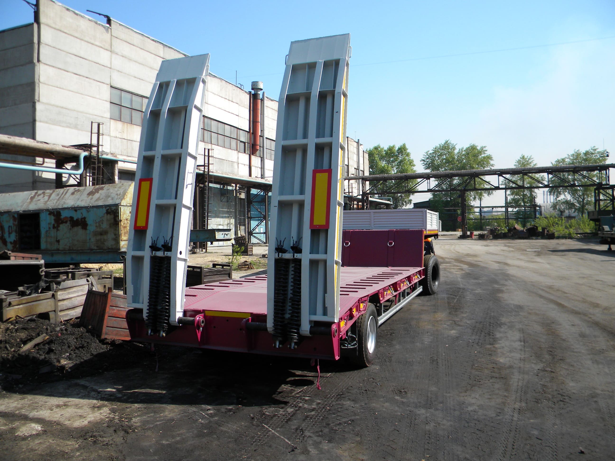 Низкорамный полуприцеп-тяжеловоз чмзап 93262 по спецификации 010 кп1