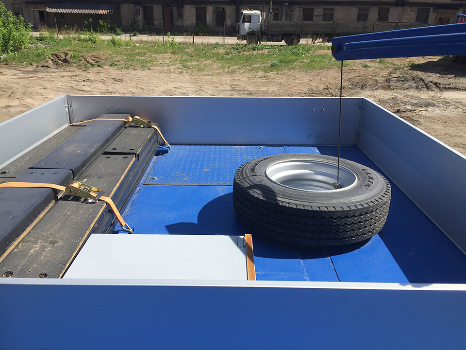 Низкорамный полуприцеп-тяжеловоз  чмзап 99064 по спецификации 052 гт пп4