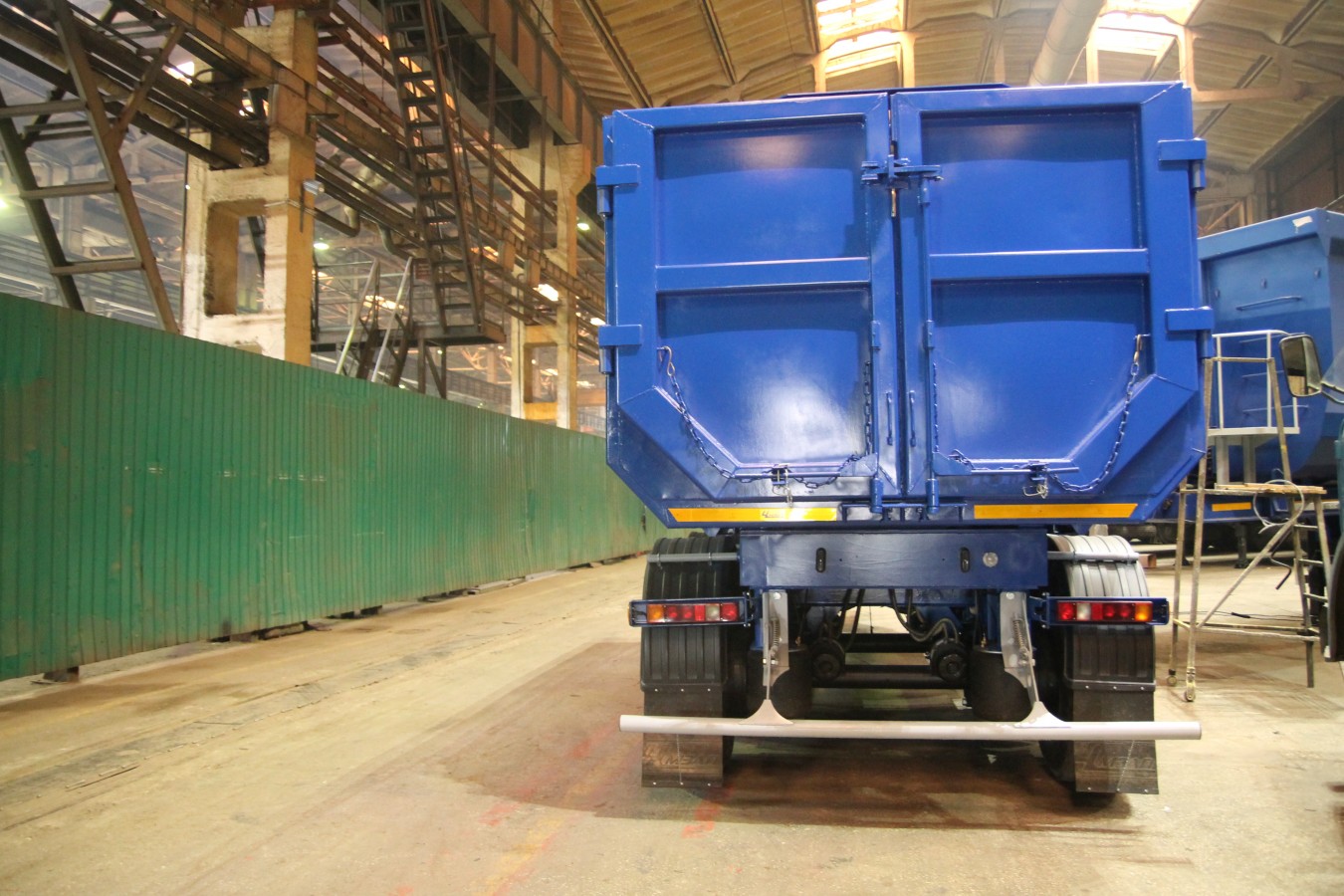 Прицеп-самосвал сельхозник чмзап 83981 по спецификации 070 p