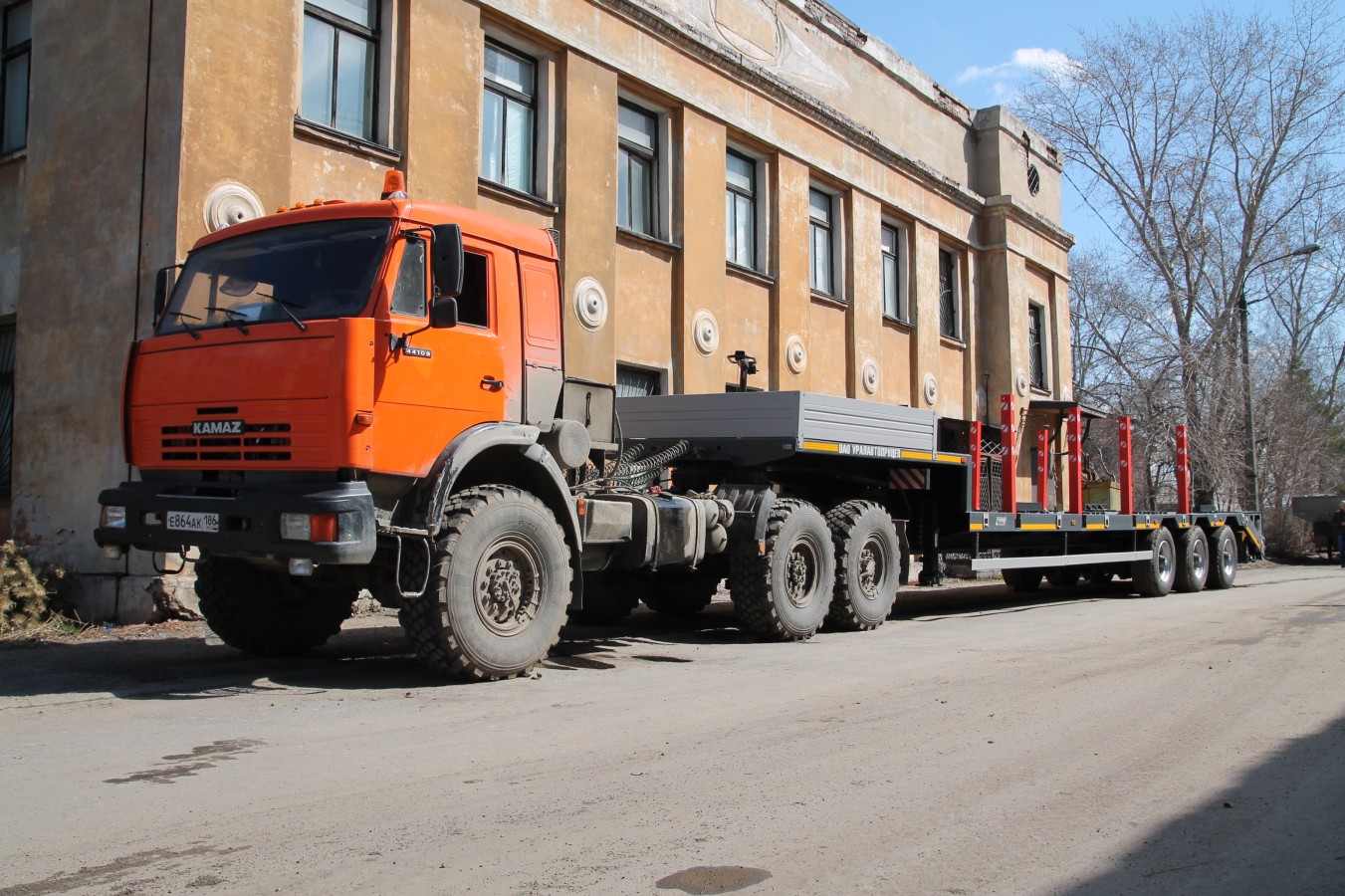 Полуприцеп-тяжеловоз автомобильный чмзап 99064 по спецификации 081 ккт11