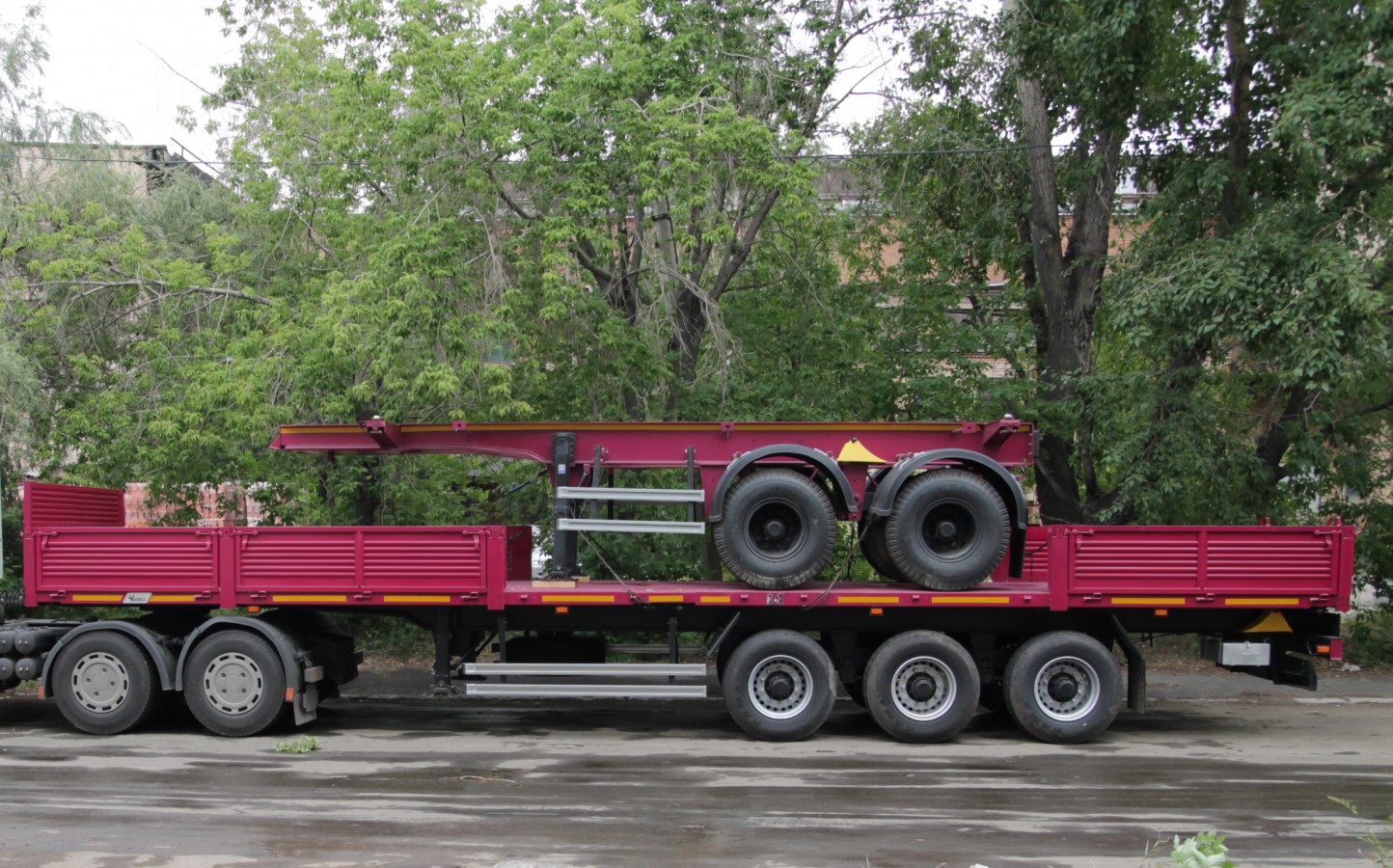 Полуприцеп бортовой  чмзап 99065 по спецификации 031 м