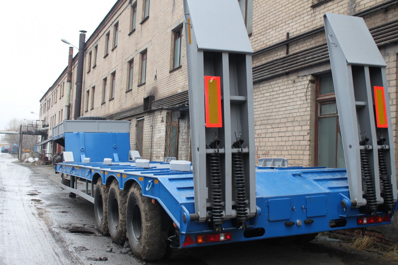 Полуприцеп-тяжеловоз чмзап 9990 по спецификации 072 м