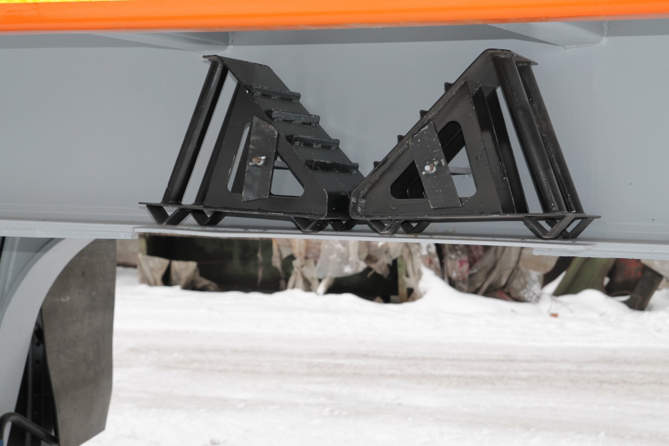 Полуприцеп-тяжеловоз чмзап 99903 по спецификации 070 т