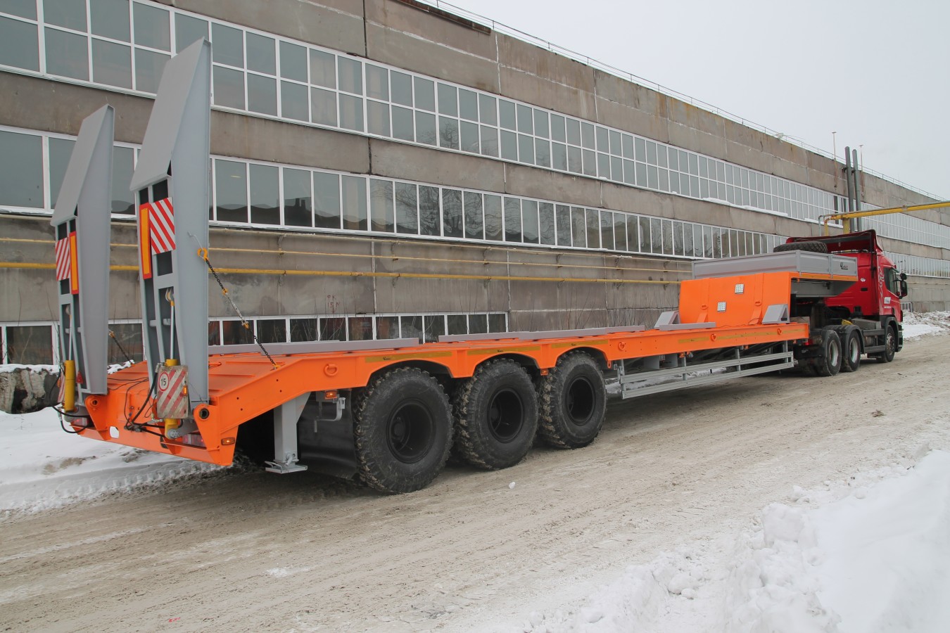 Полуприцеп-тяжеловоз чмзап 9990 по спецификации 070 м